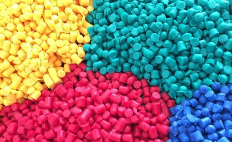 護(hù)目鏡用的眼罩料是PVC原料，怎么選料呢？